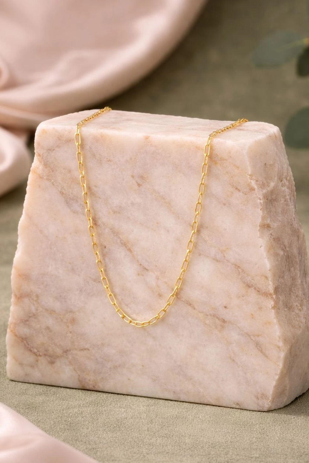 ZENVY Golden Twist Chain Necklace